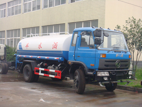 东风10吨洒水车