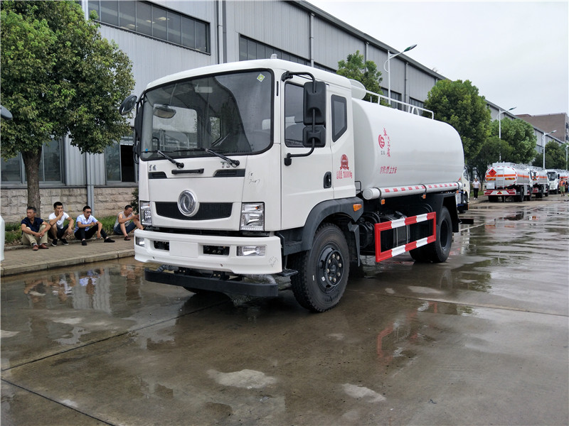 东风T3洒水车