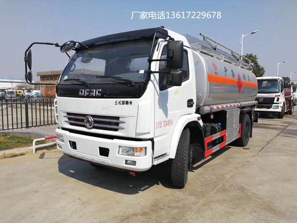 大多利卡油车_副本.jpg