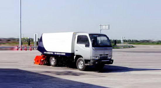 东风EQ1030TJ47D扫路车