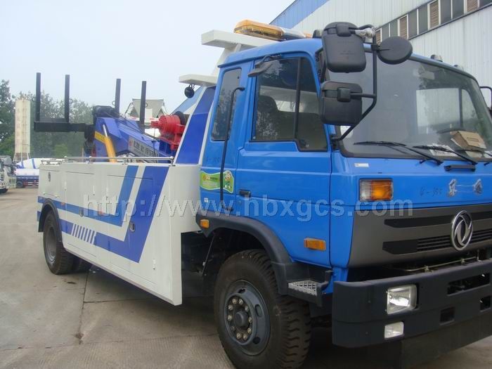 东风153拖吊型清障车