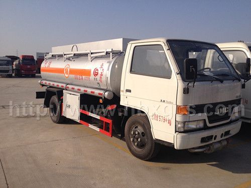 江铃5吨加油车